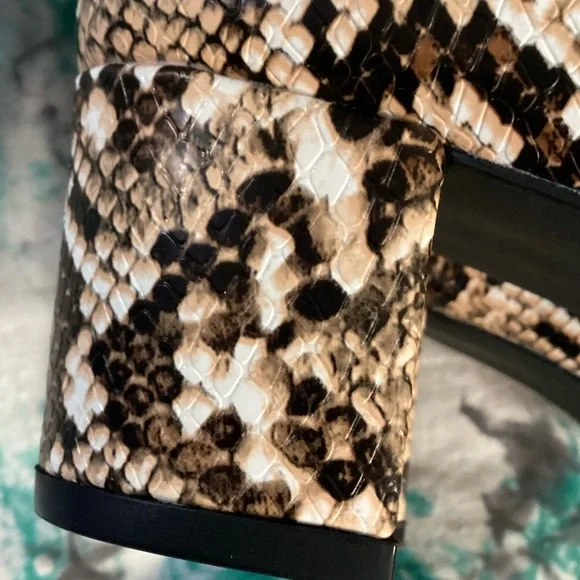 Tan & Brown Snakeskin Pattern Heeled Boots Various Sizes - Picture 7 of 8